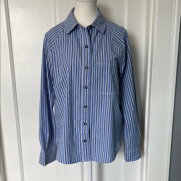 Evereve Blue and White Button Down Shirt with Pinstripe Pattern - Picture 1 of 7